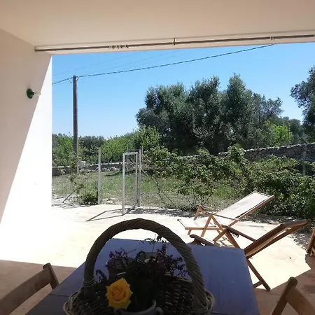 Trullo Delle Каровиньо