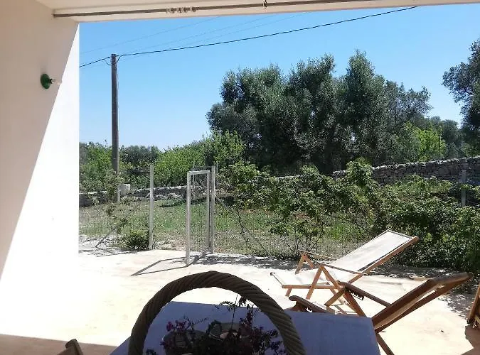 Trullo Delle كاروفينيو